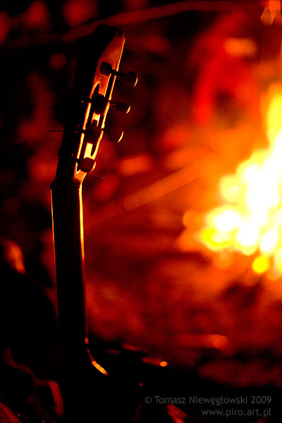 Przy ognisku z gitarą
